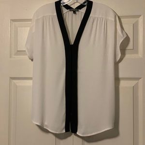 EXPRESS short sleeve blouse with black trim M